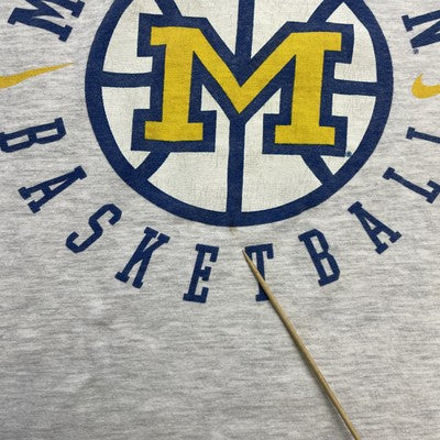 Vintage Michigan Wolverines Basketball Nike T-Shirt Size 2XL 90s NCAA