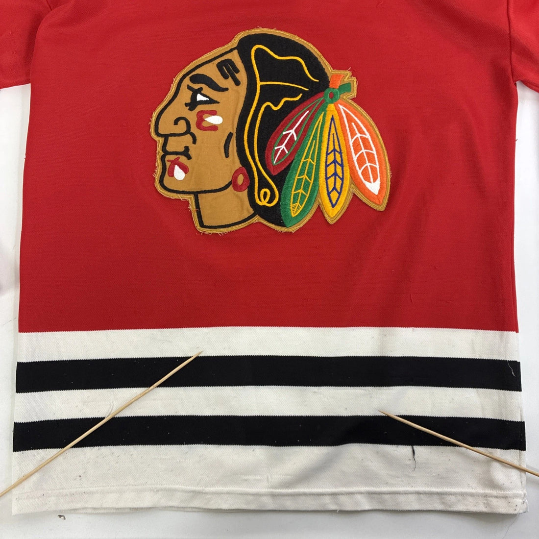 Vintage Chicago Blackhawks CCM Jersey Size Medium NHL