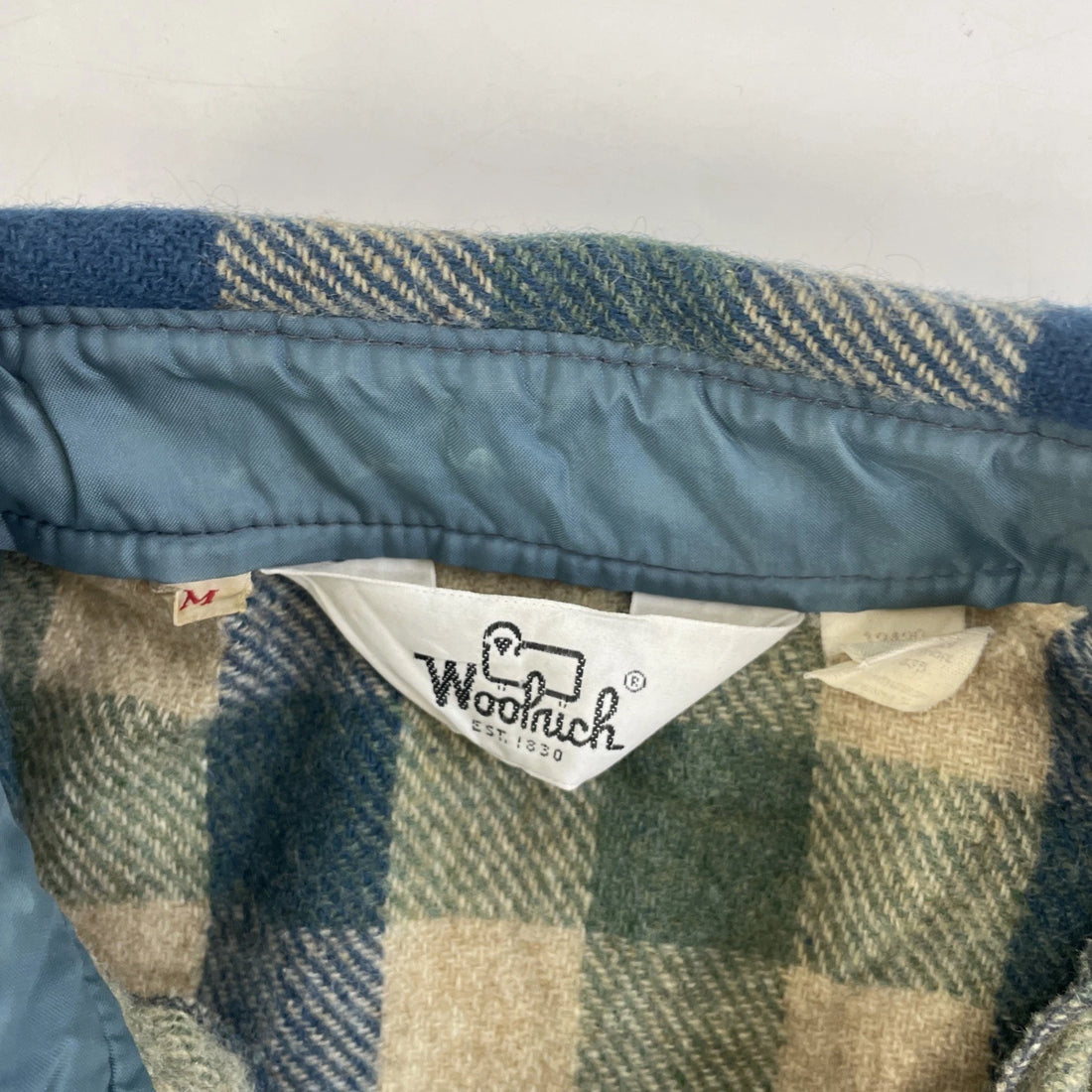 Vintage Woolrich Wool Pullover Shirt Size Medium Plaid 80s 90s