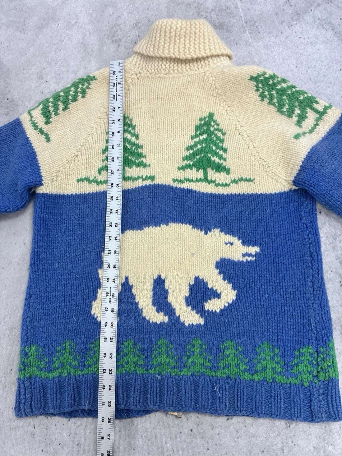 Vintage Polar Bear Wool Knit Cowichan Sweater Size Medium