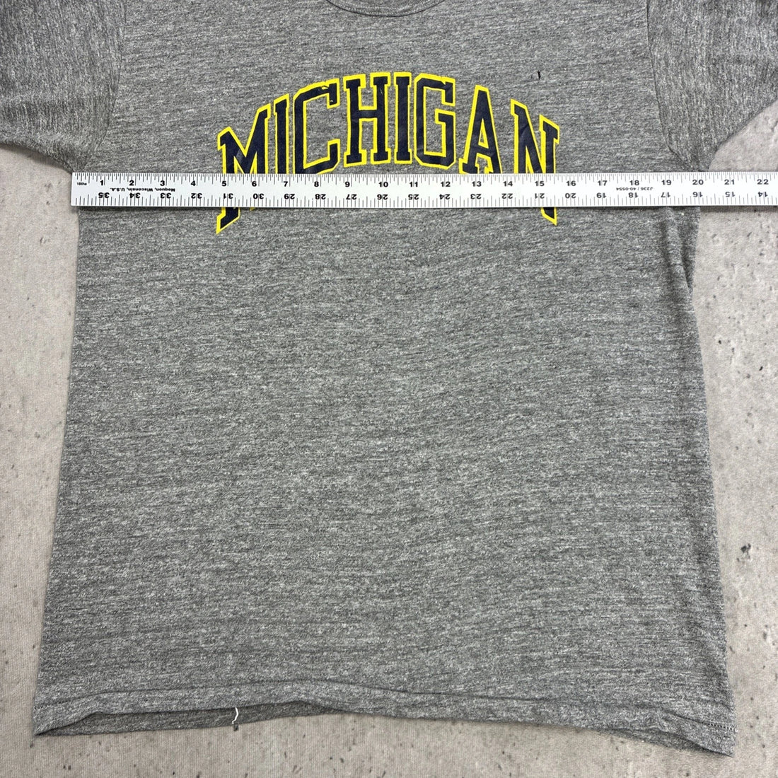 Vintage Michigan Wolverines Russell Athletic T-Shirt Size Large 70s NCAA