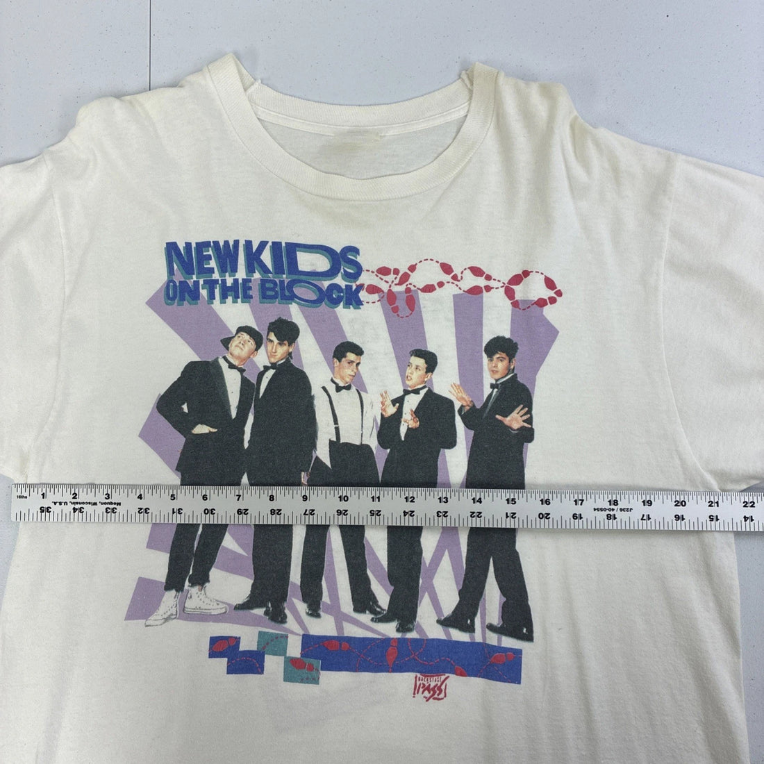Vintage New Kids On The Block Backstage Pass T-Shirt Size XL