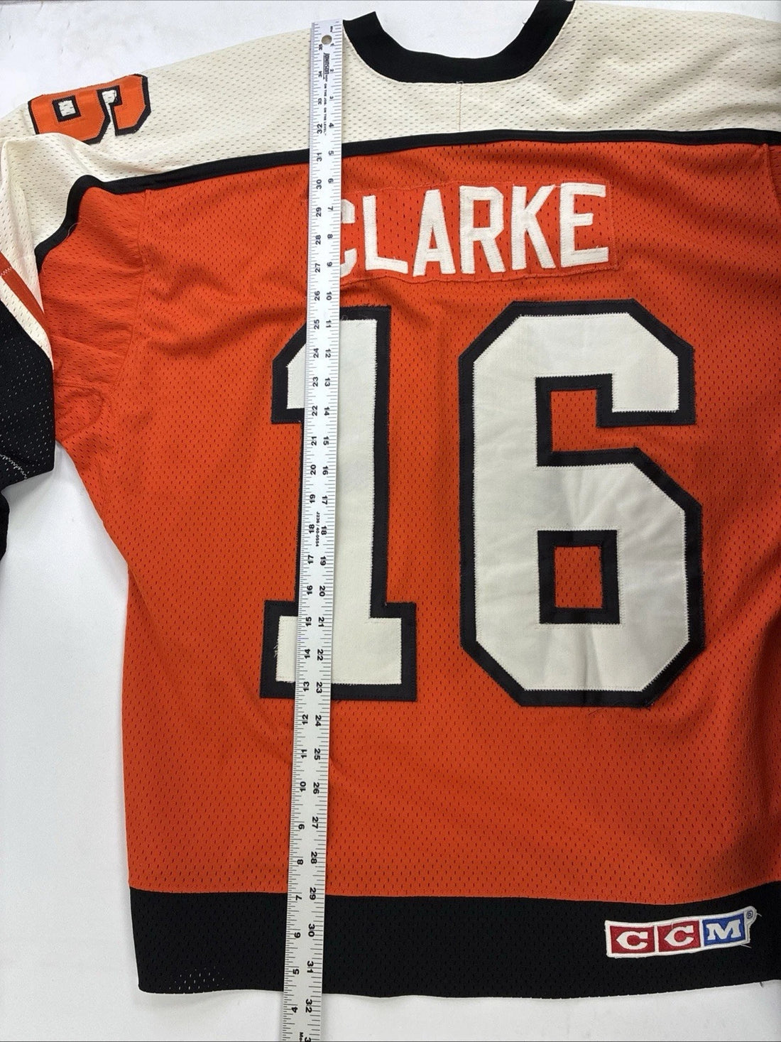 Vintage Philadelphia Flyers Bobby Clarke CCM Jersey Size Medium NHL