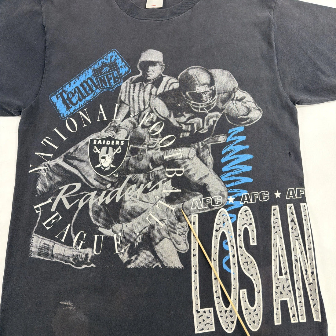 Vintage Los Angeles Raiders T-Shirt Size Large Wrap Around 90s NFL