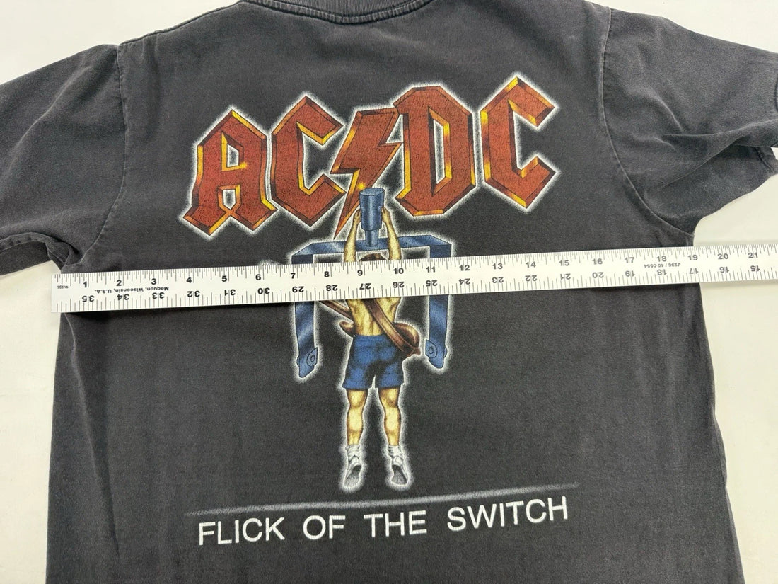 ACDC Flick Of The Switch T-Shirt Size Medium