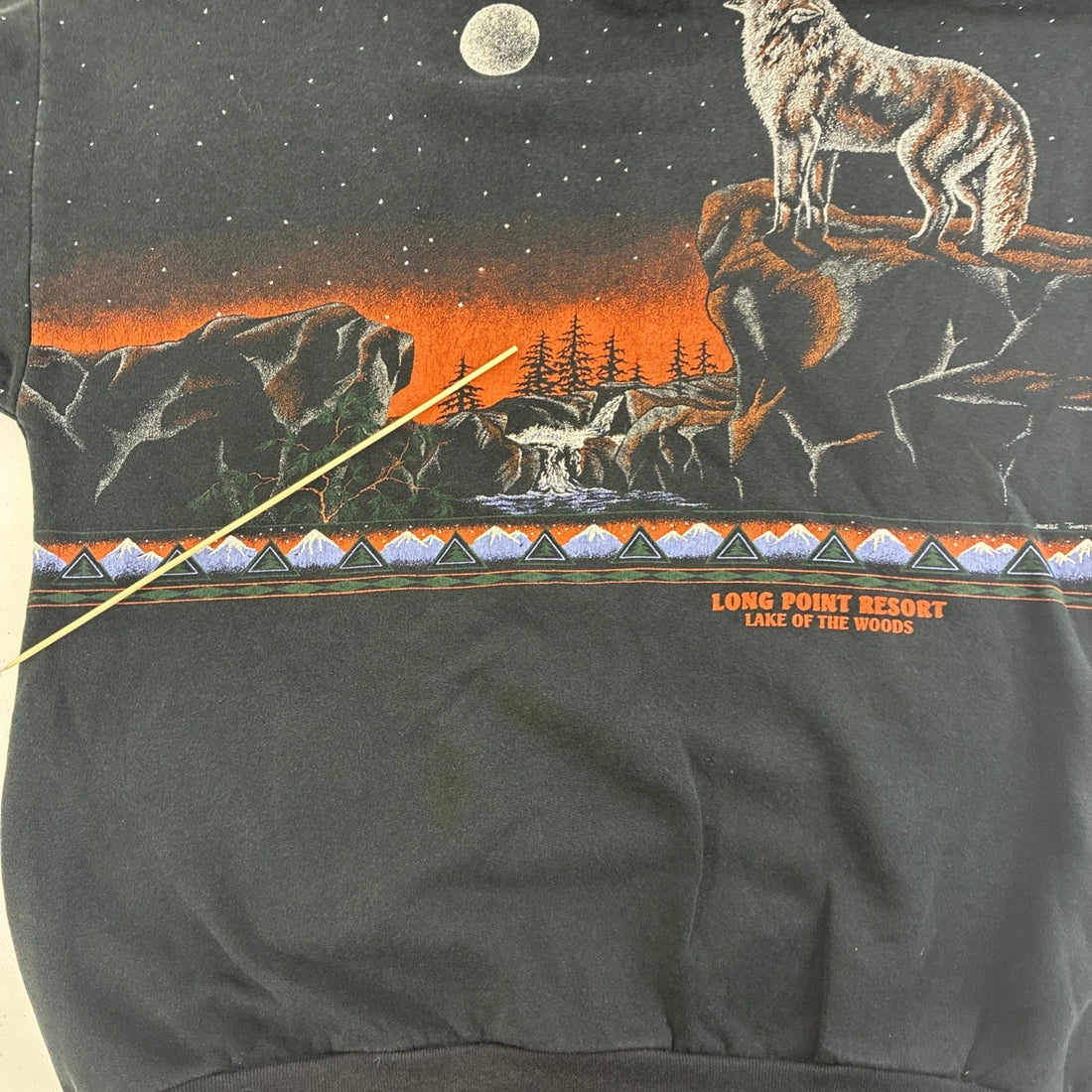 Vintage Wolf Howl Aztec Sweatshirt Size Large/XL Nature Animals All Over Print