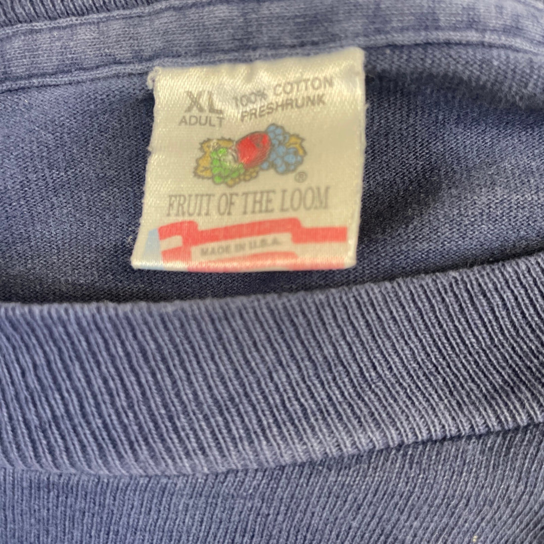 Vintage Red Eyes Hit Shappens T-Shirt Size XL 90s