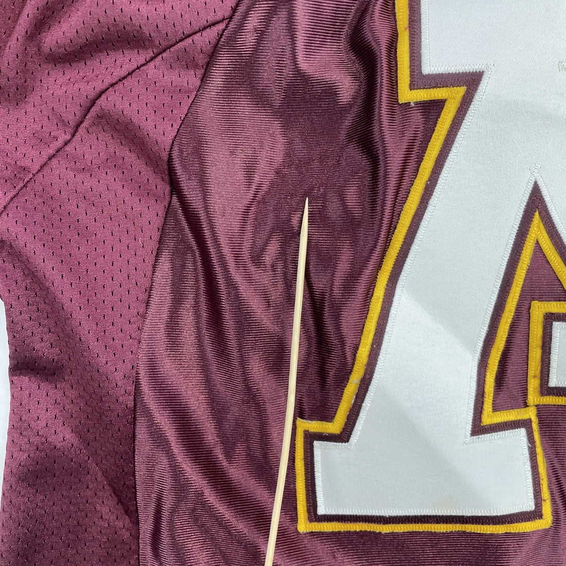 Vintage Minnesota Golden Gophers Hockey Jersey Size Large WCHA NCAA