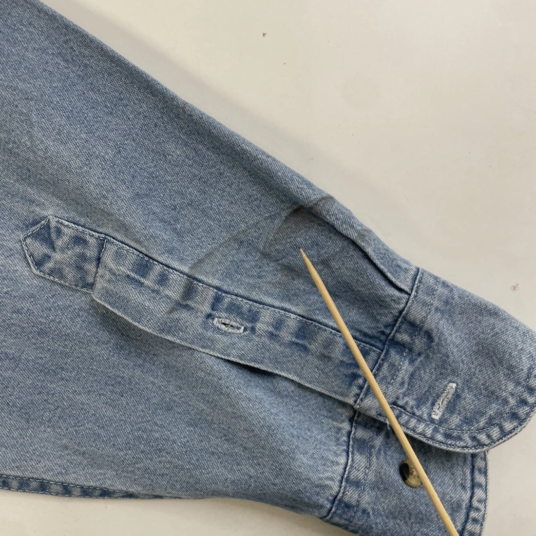 Vintage Wolf Denim Button Up Shirt Size Large