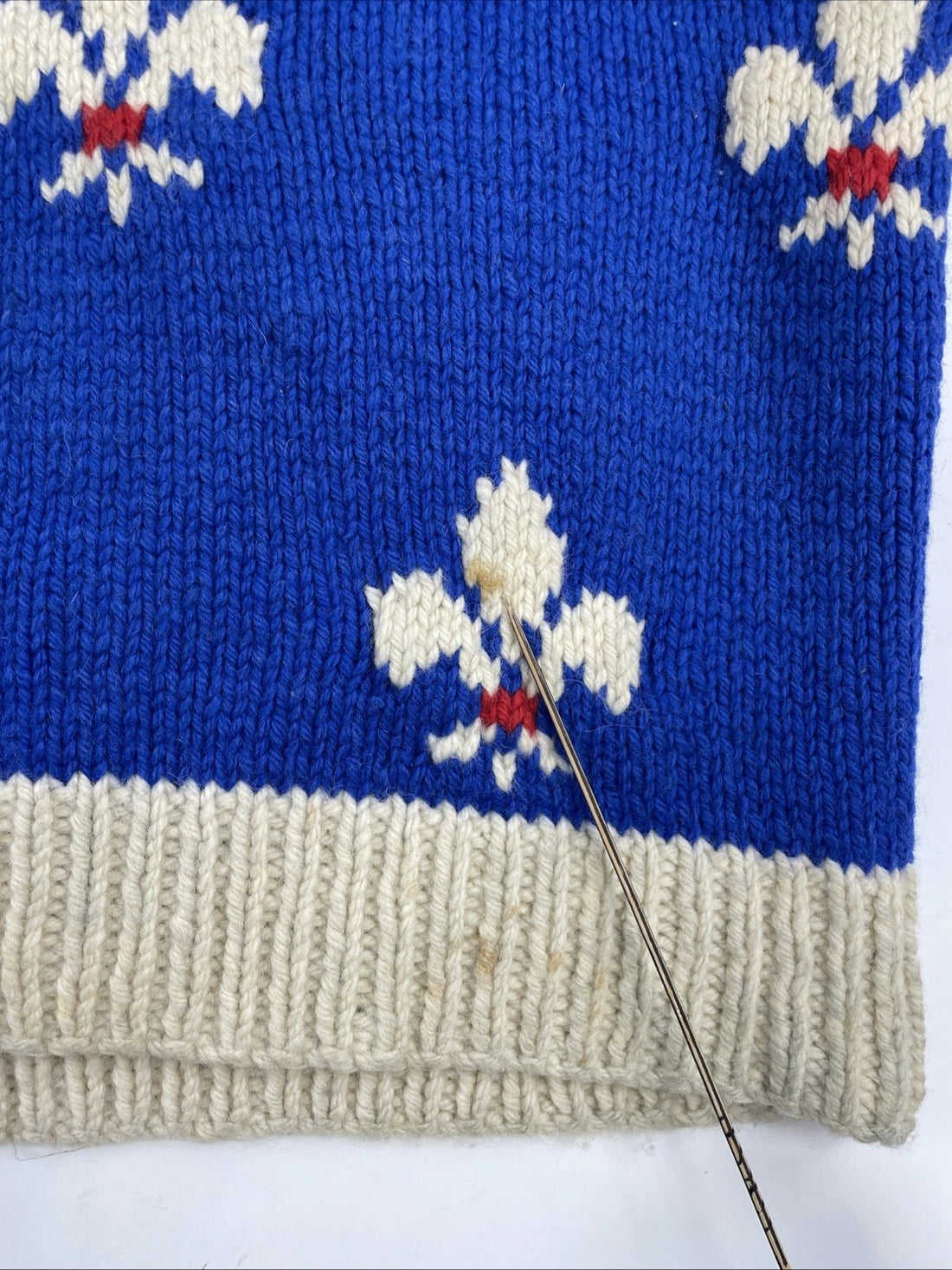 Vintage Quebec Fleur De Lis Wool Knit Sweater Size Large