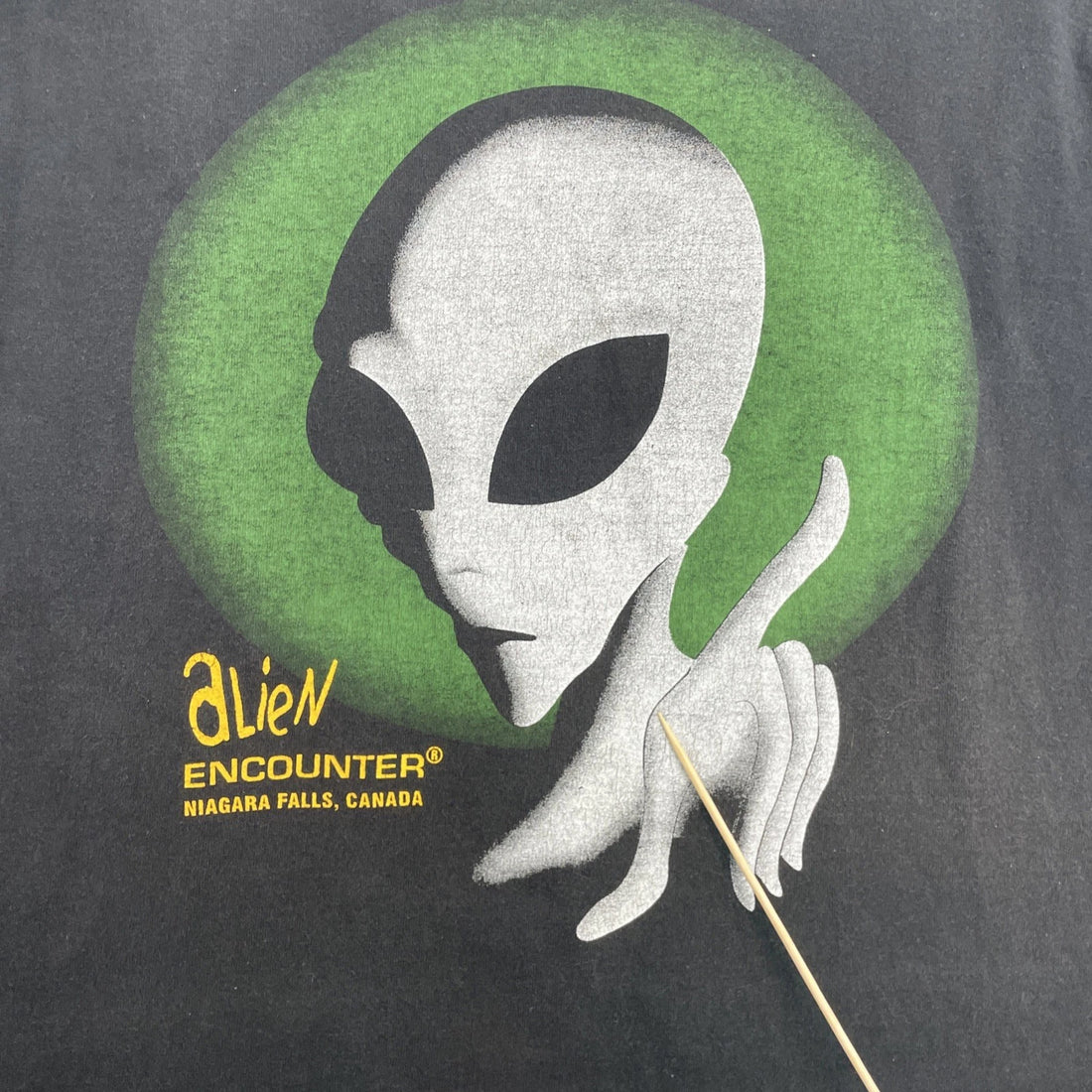 Vintage Alien Encounter Niagara Falls Souvenir T-Shirt Size Large