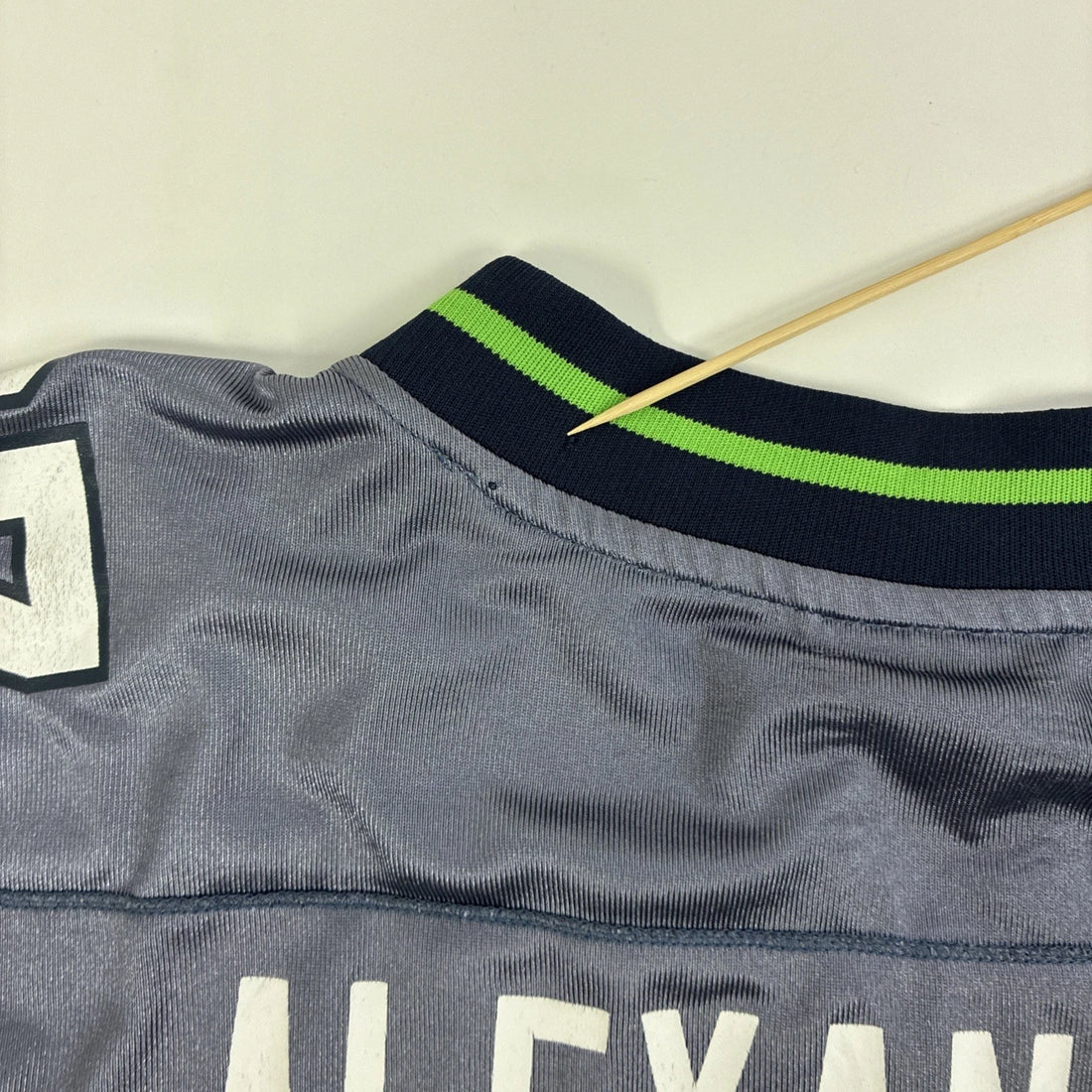 Vintage Seattle Seahawks Shaun Alexander Reebok Jersey Size Medium NFL