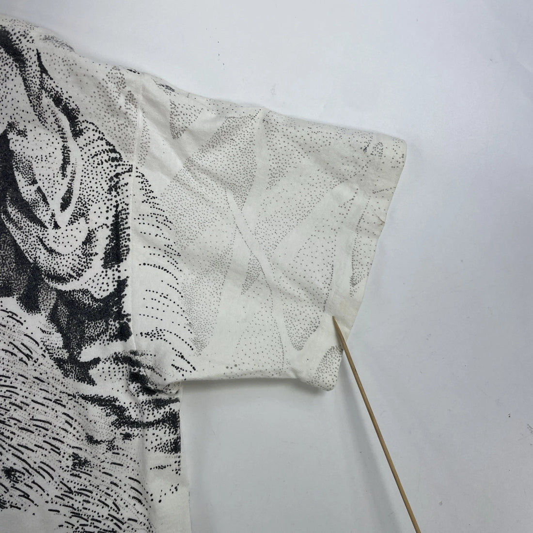 Vintage Wolf T-Shirt Size Large Nature All Over Print 90s