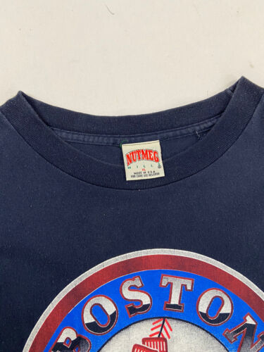 Vintage MLB Nutmeg Boston Red Sox Graphic T-Shirt - Small