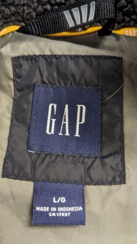 Gap Puffer Jacket Size Large Black Insulated