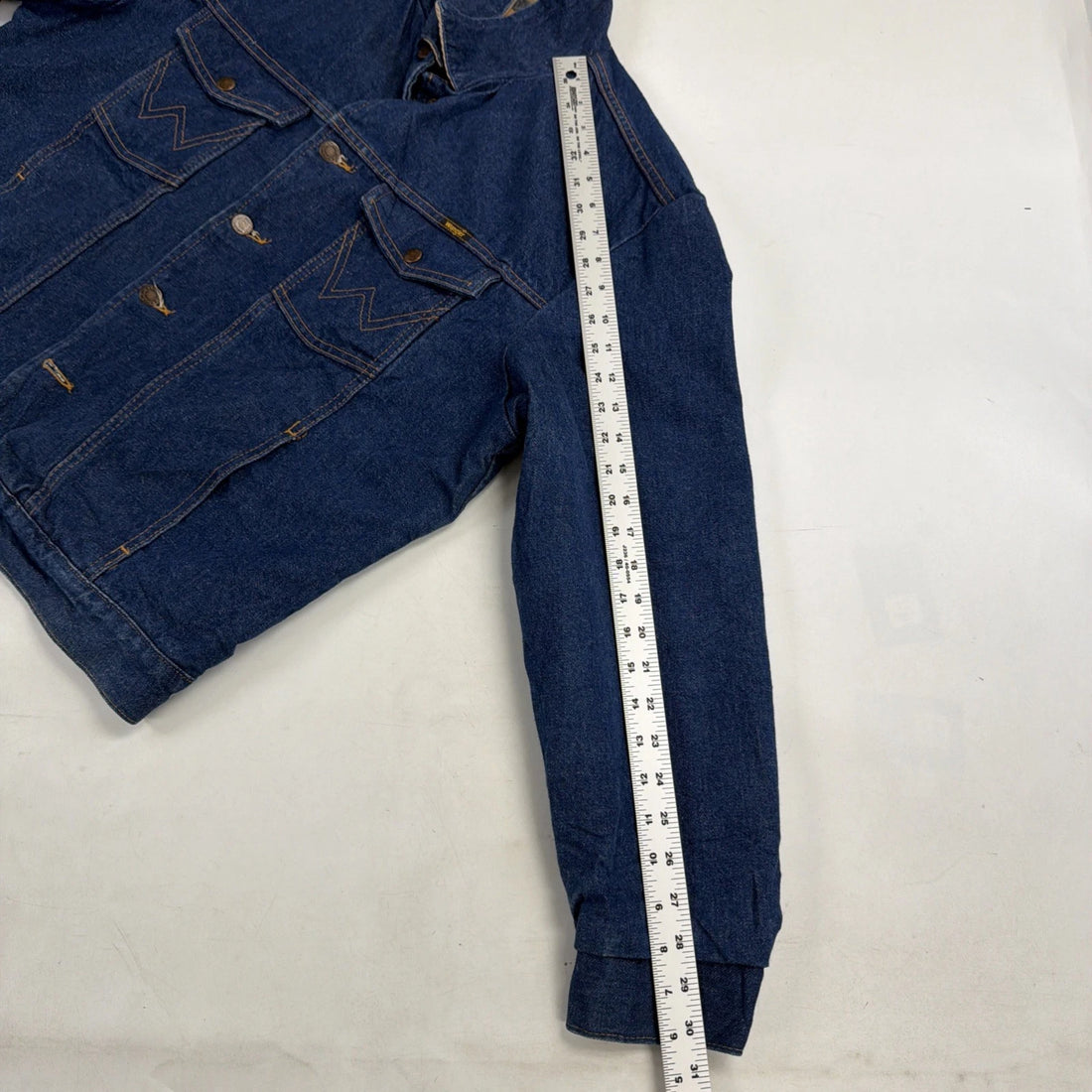 Vintage Wrangler Western Denim Trucker Jacket Size 42 Blanket Lined