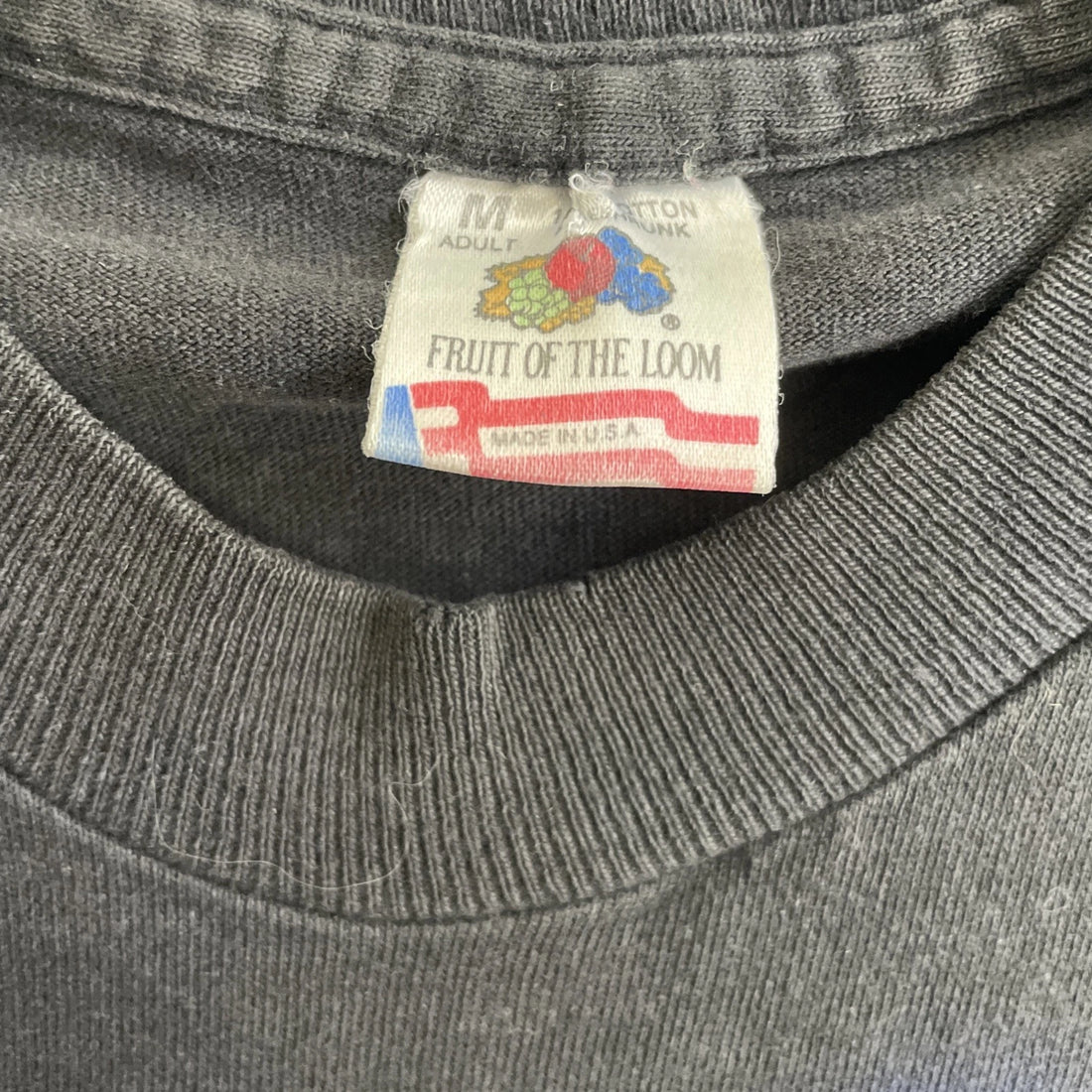 Vintage The Oak Ridge Boys T-Shirt Size Medium Cropped 90s