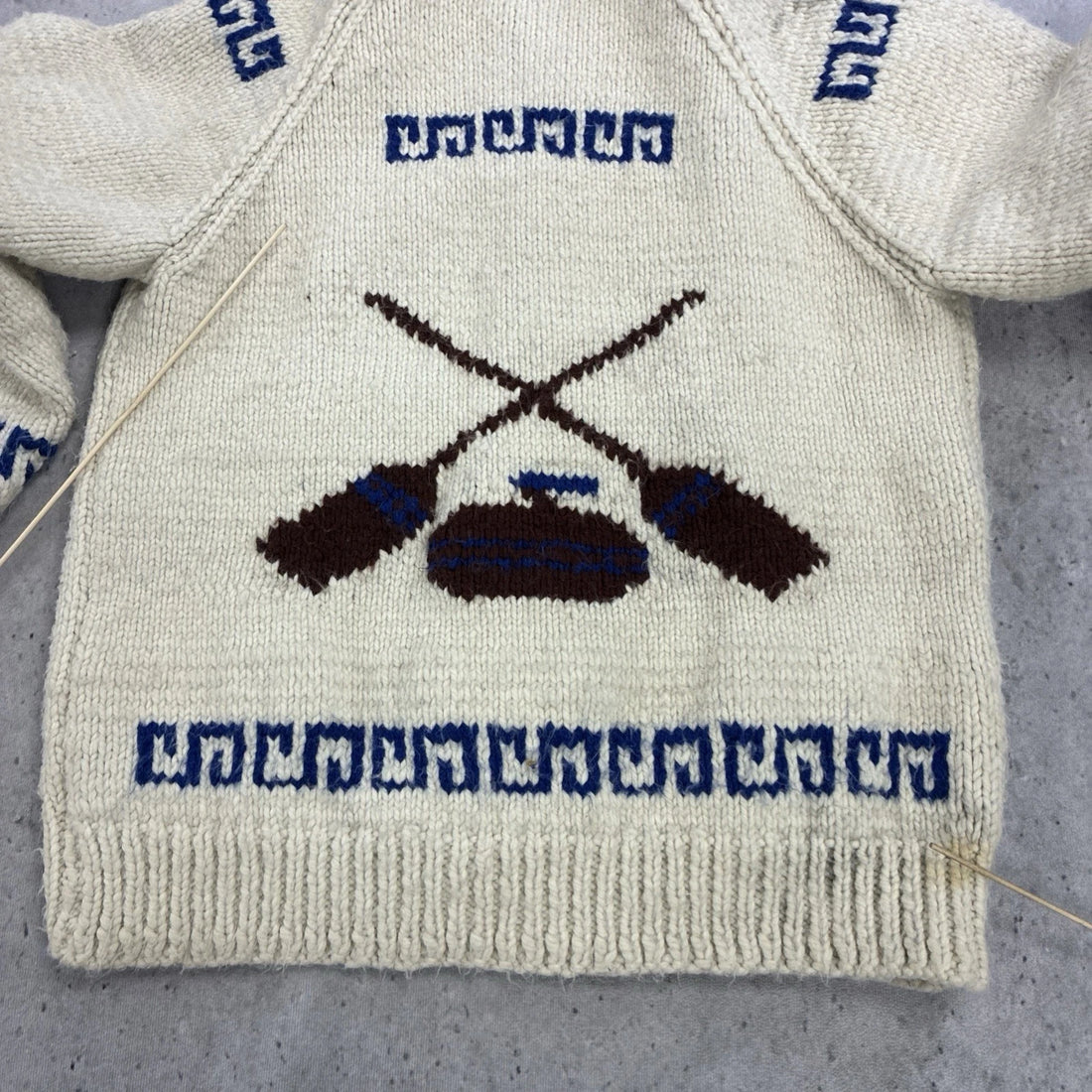 Curling Wool Knit Cowichan Sweater Size Small Vintage