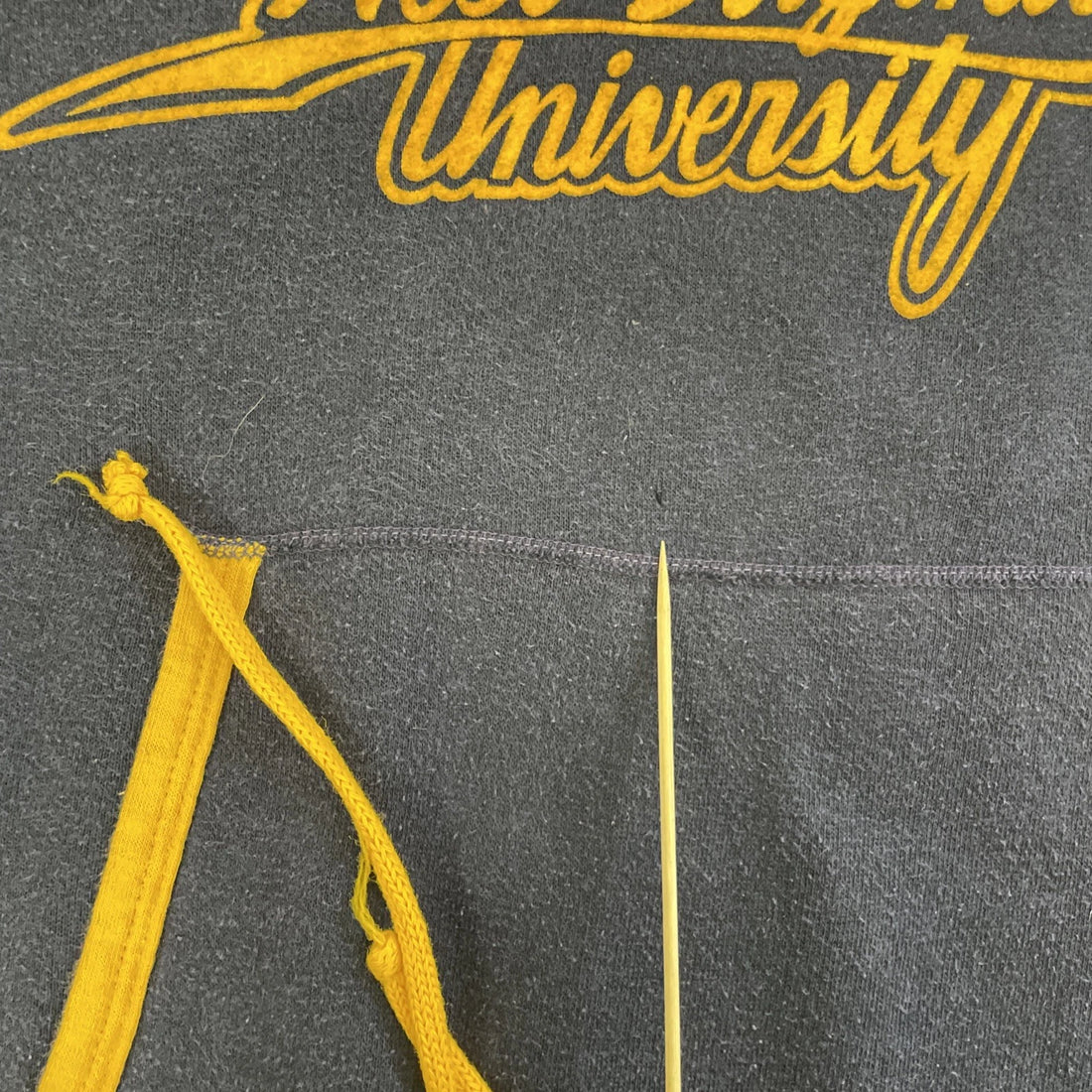Vintage West Virginia University Crewneck Sweatshirt Size Medium 80s