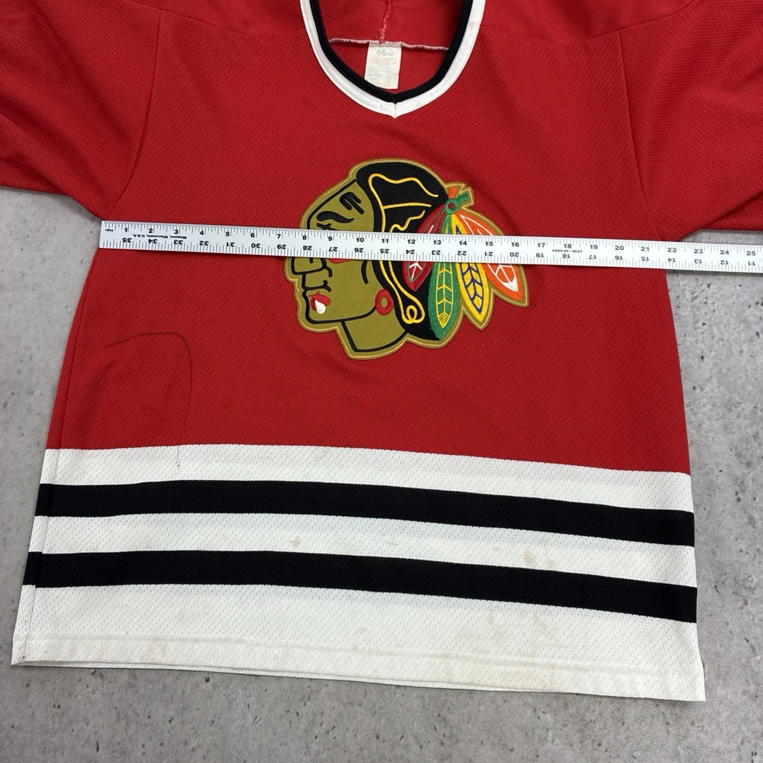 Vintage Chicago Blackhawks CCM Maska Hockey Jersey Size Medium NHL