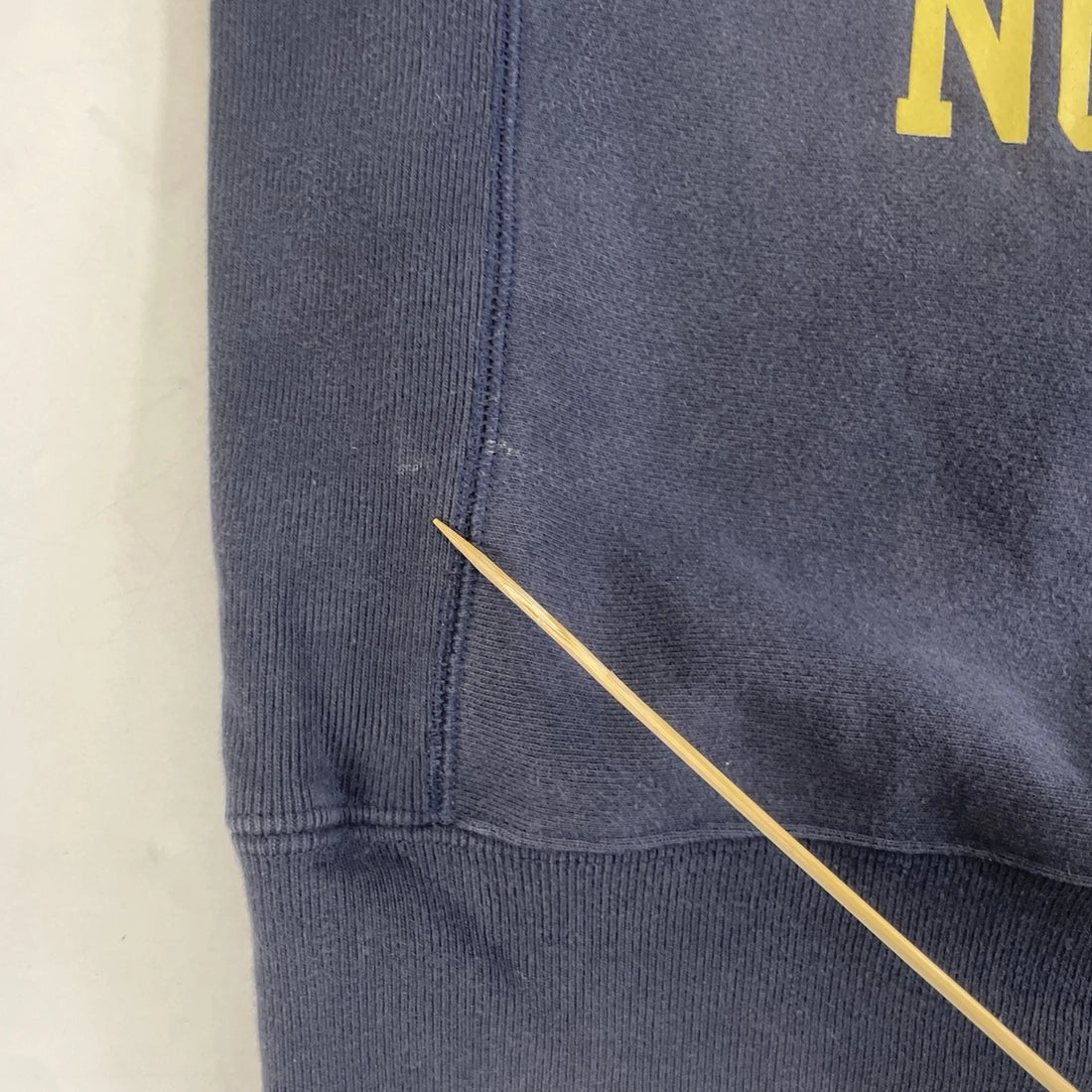 Notre Dame Fighting Irish Champion Reverse Weave Sweatshirt Size Medium NCAA