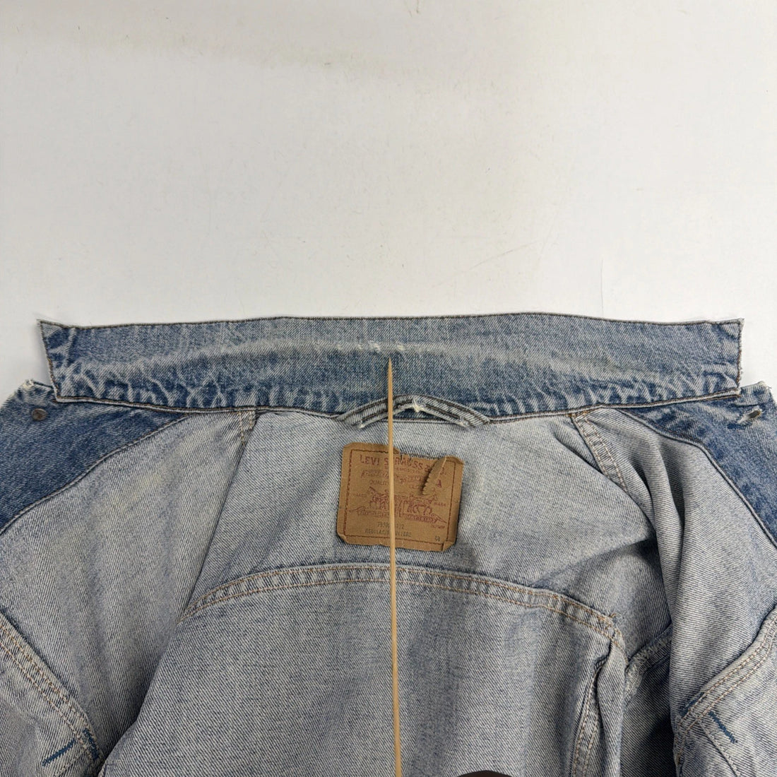 Vintage Levi's Denim Trucker Jacket Size 44 75506 0412