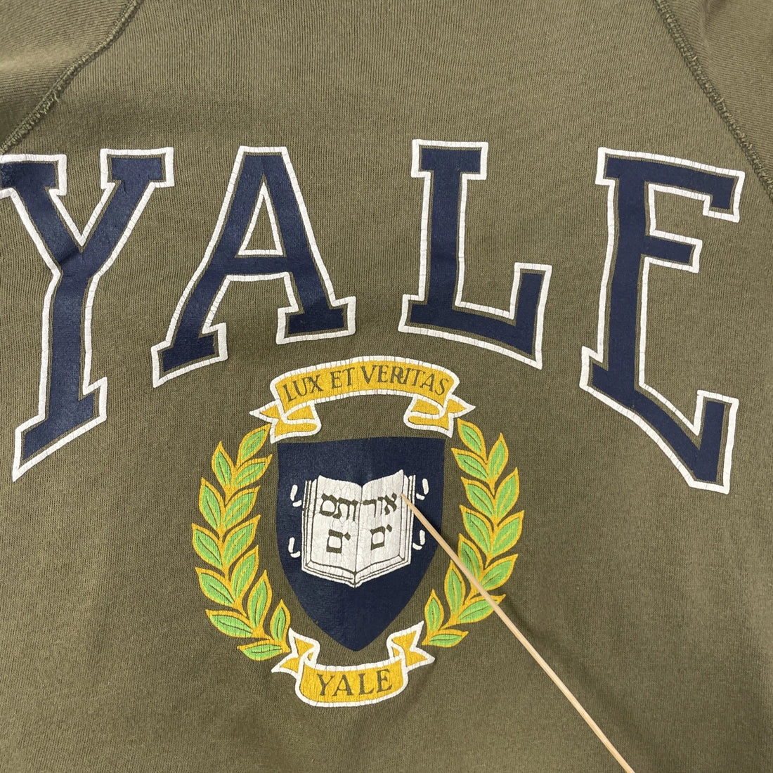 Vintage Yale Crest Crewneck Sweatshirt Size Large 90s