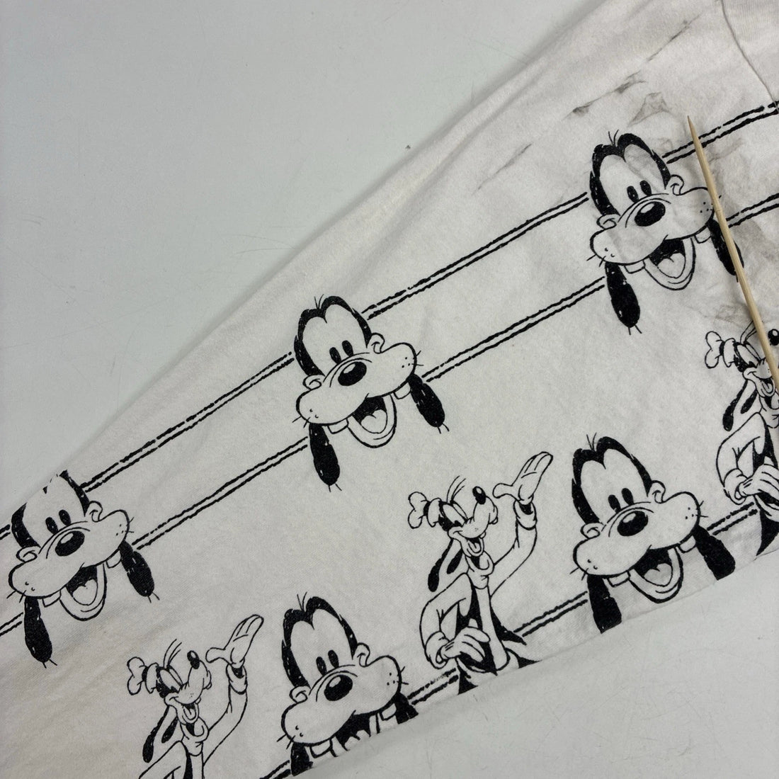 Vintage Goofy Disney Long Sleeve T-Shirt Size XL All Over Print AOP 90s