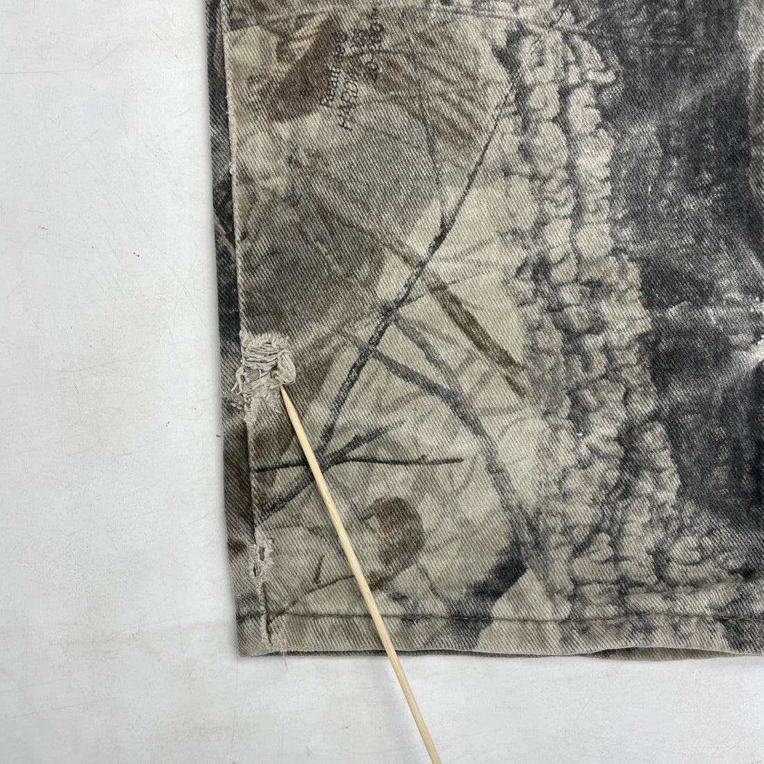 Vintage Wrangler Rugged Wear Realtree Hardwoods Camo Pants Size 36 X 32.5