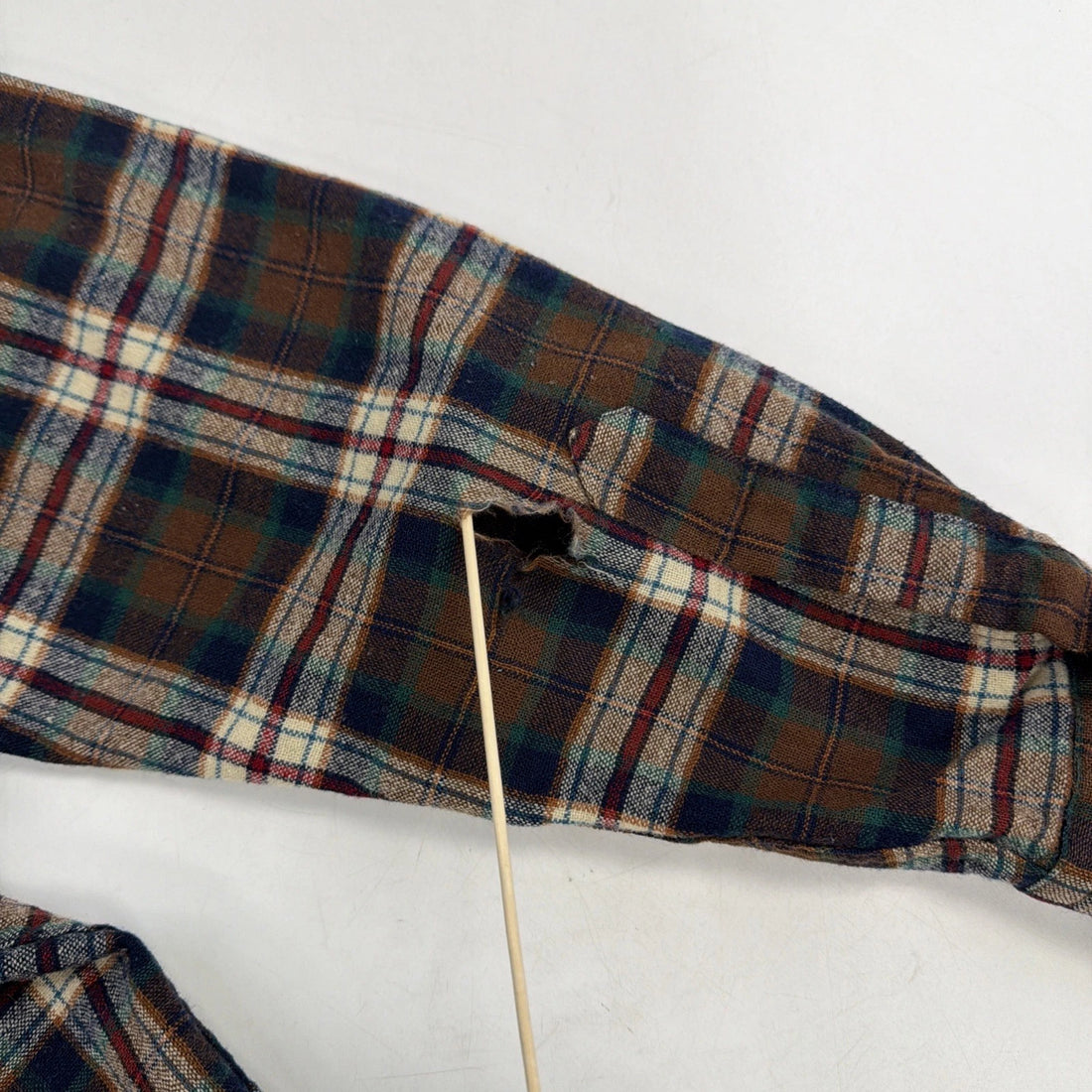 Vintage Pendleton Wool Lodge Button Up Shirt Size Medium Plaid
