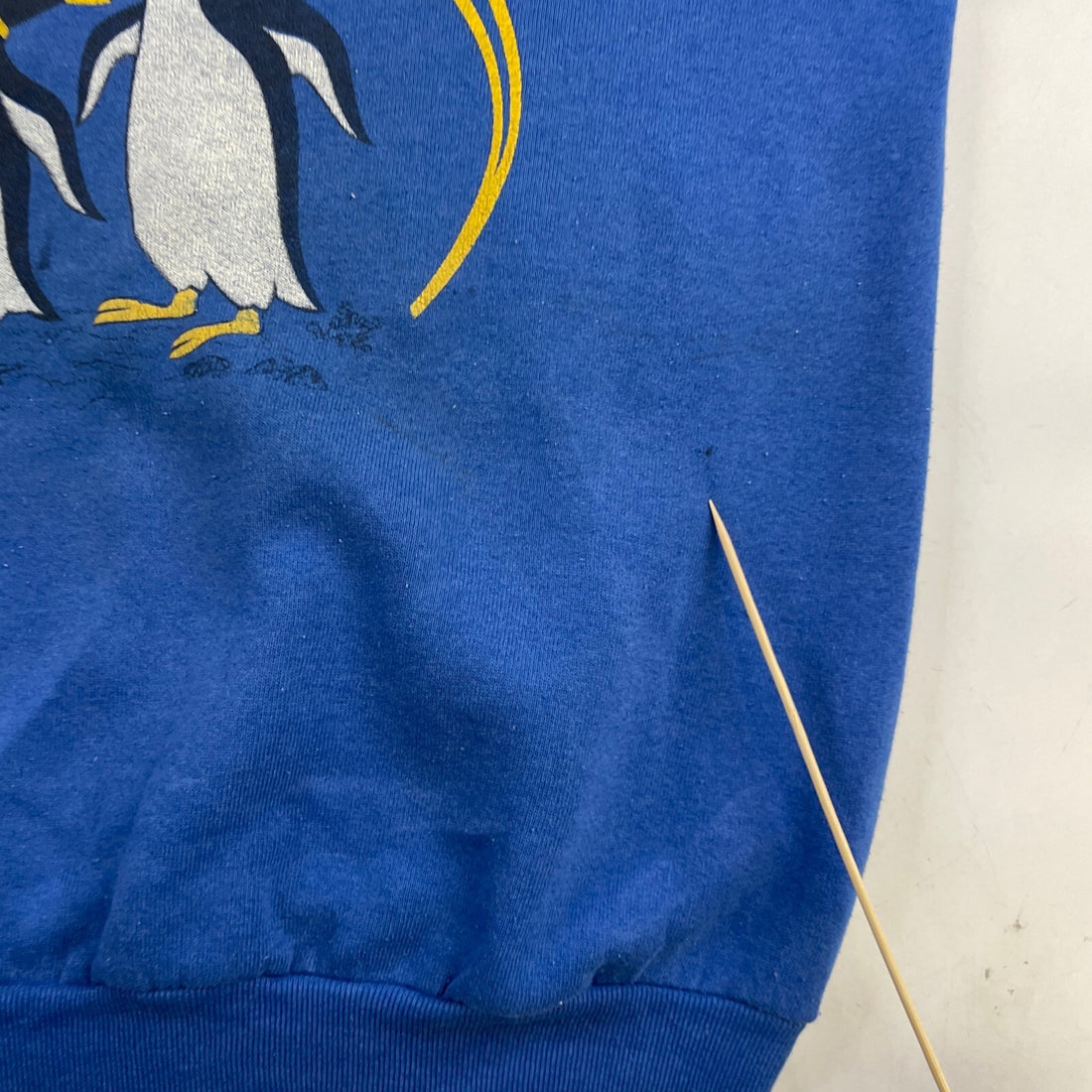 Vintage Guess Penguins Crewneck Sweatshirt Size Medium 90s