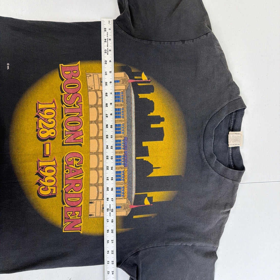 Vintage Boston Garden Bruins T-Shirt Size Large 90s NHL
