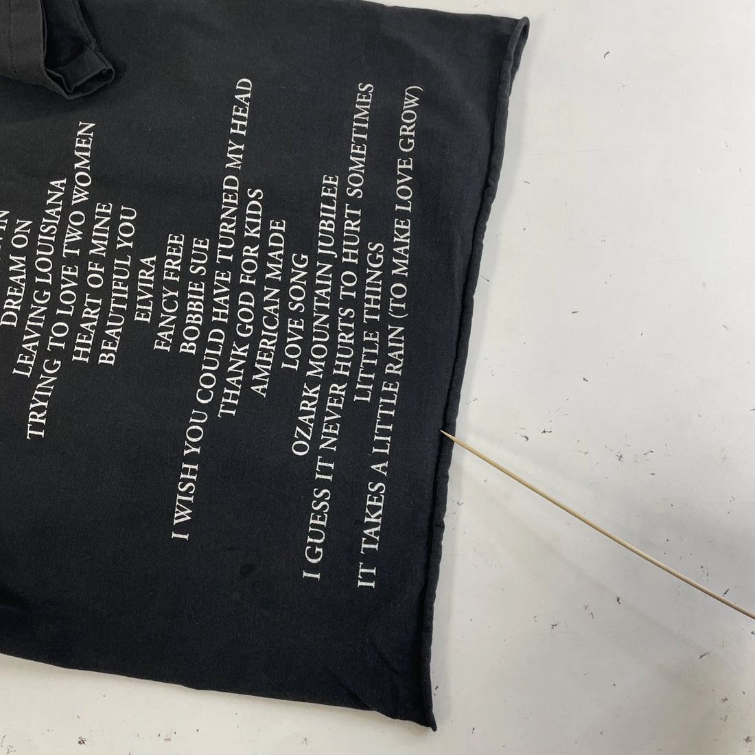 Vintage The Oak Ridge Boys T-Shirt Size Medium Cropped 90s