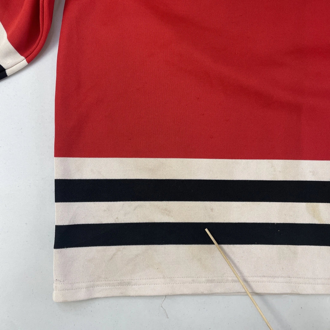 Vintage Chicago Blackhawks CCM Jersey Size Medium NHL