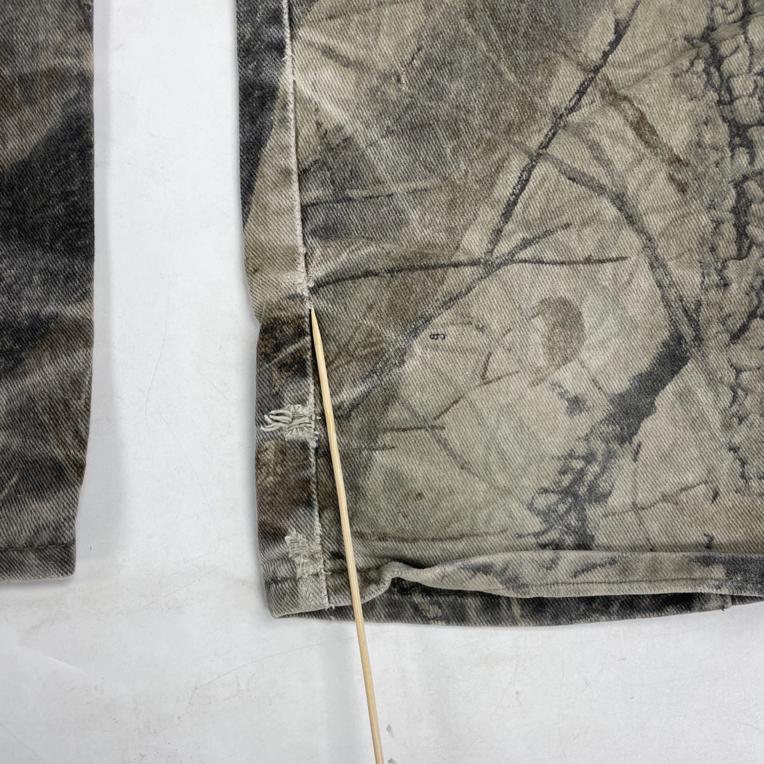 Vintage Wrangler Rugged Wear Realtree Hardwoods Camo Pants Size 36 X 32.5