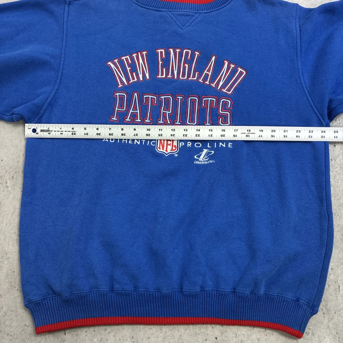 Vintage New England Patriots Logo Athletic Sweatshirt Crewneck Size Large NFL