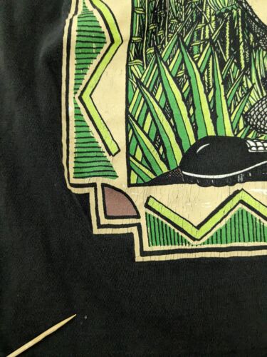 Vintage Taz Travel & Safari Looney Tunes T-Shirt Size Medium 90s