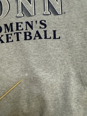 Vintage UConn Huskies Women's Basketball T-Shirt Size XL NCAA
