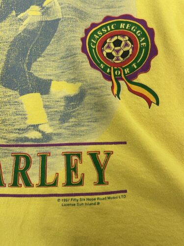 Vintage Reggae Soccer Bob Marley T-Shirt Size Medium 1997 90s