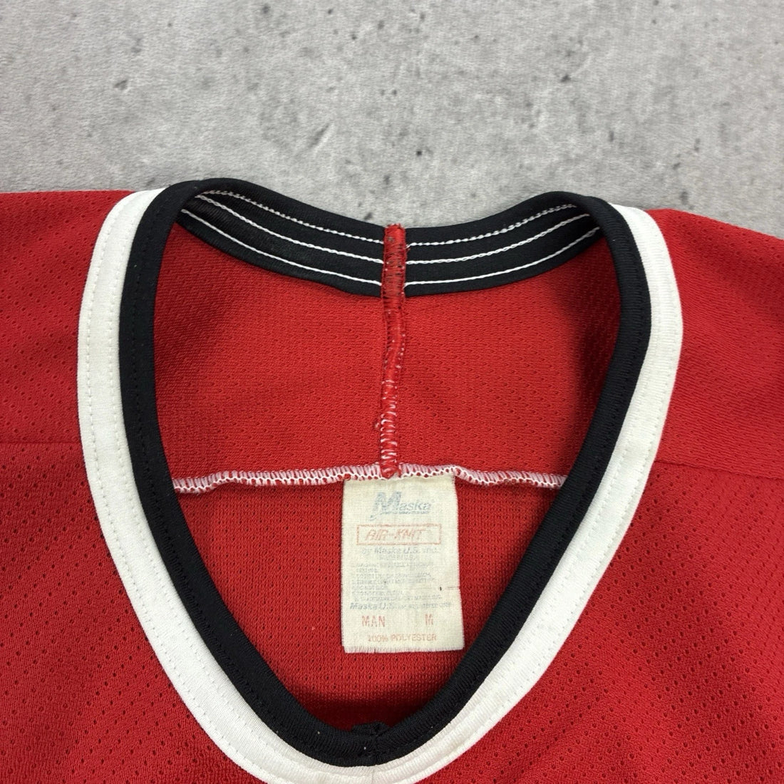 Vintage Chicago Blackhawks CCM Maska Hockey Jersey Size Medium NHL
