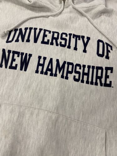 Vintage New Hampshire Wildcats Champion Reverse Weave Sweatshirt Medium NCAA