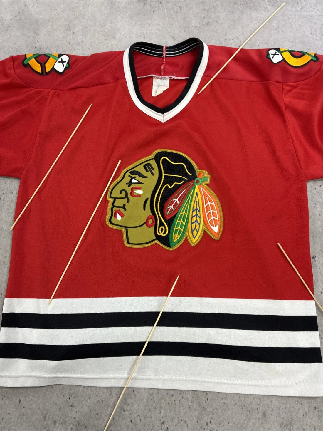 Vintage Chicago Blackhawks CCM Jersey Size Large NHL