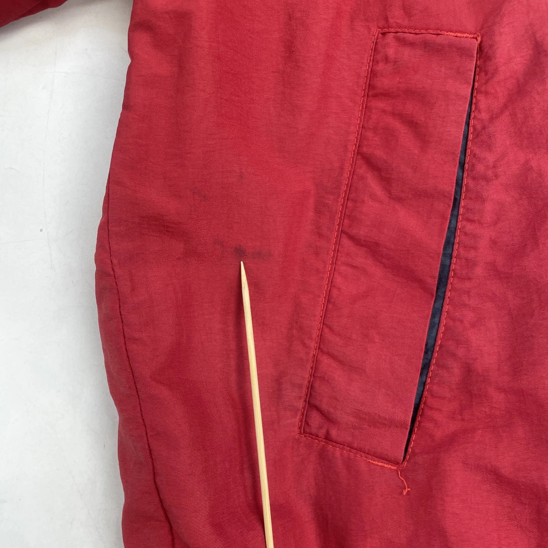 Vintage Tommy Hilfiger Windbreaker Light Jacket Size Large Red