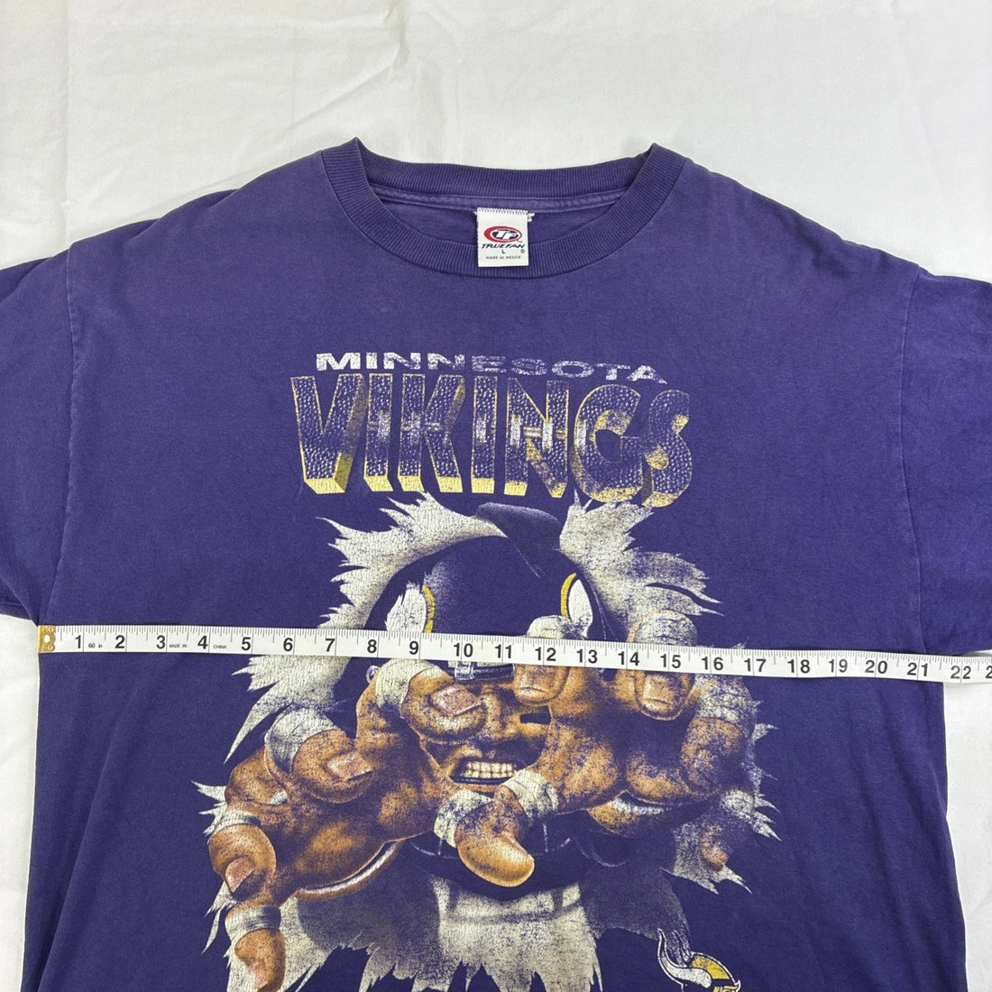 Vintage Minnesota Vikings Breakthrough T-Shirt Size Large Purple NFL