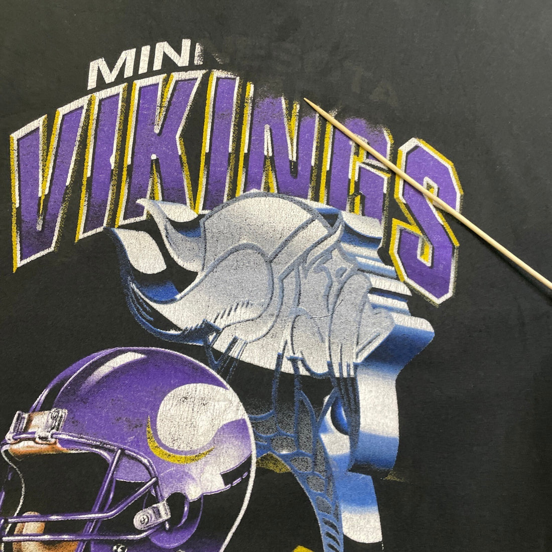 Vintage Minnesota Vikings Helmet T-Shirt Size XL NFL