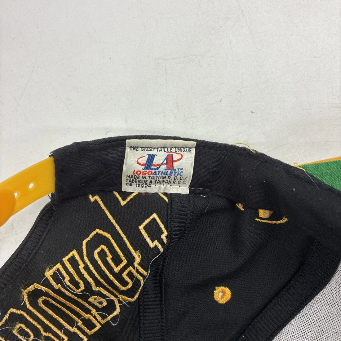 Vintage Pittsburgh Penguins Blockhead Logo Athletic Snapback Hat OSFA NHL