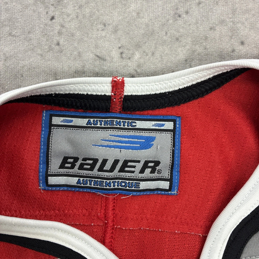 Vintage Team Canada Bauer Hockey Jersey Size XL IIHF