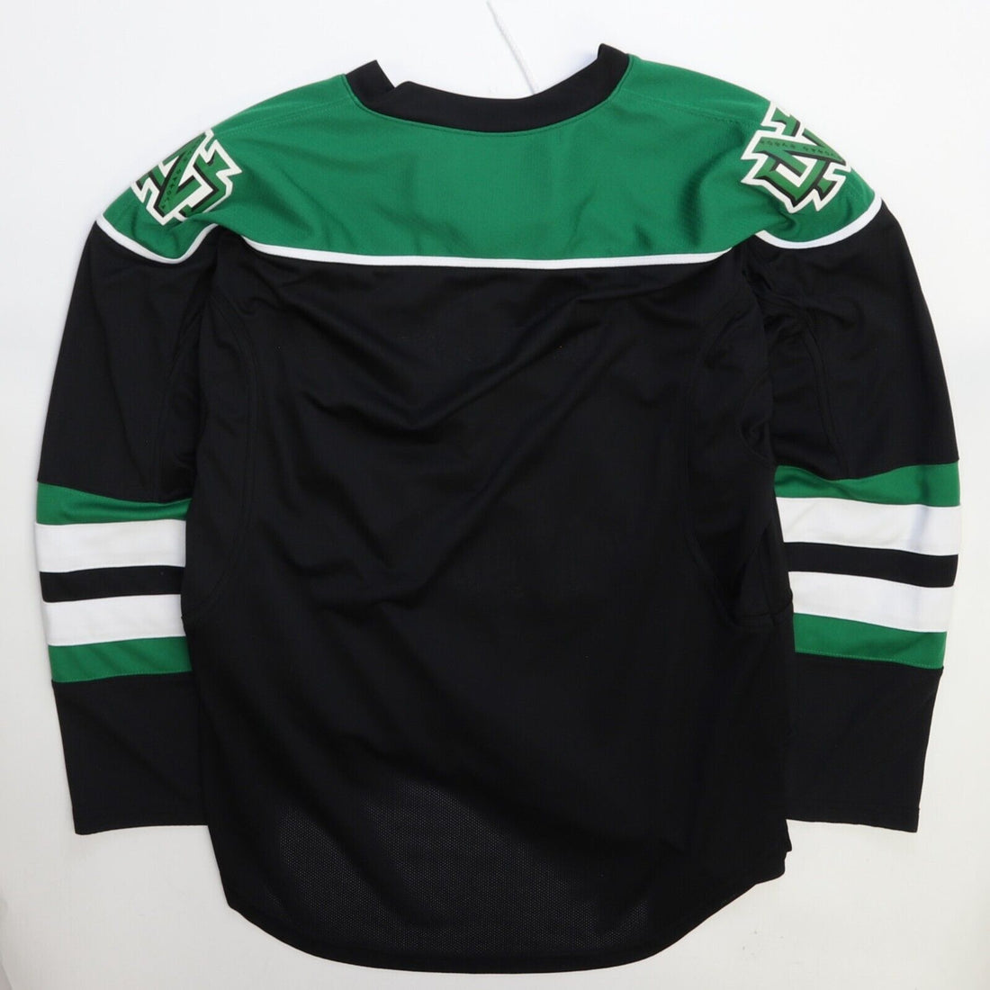 North Dakota Fighting Sioux Reebok Hockey Jersey Size Medium NCAA