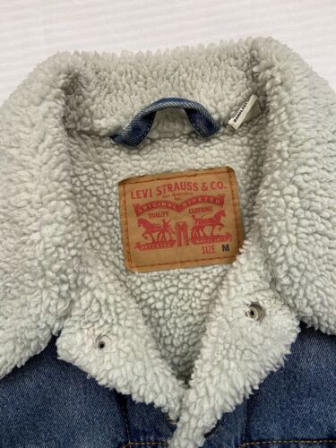 Vintage Levi's Strauss & Co Denim Trucker Jacket Size Medium Sherpa Lined