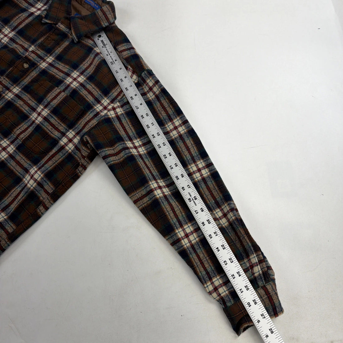 Vintage Pendleton Wool Lodge Button Up Shirt Size Medium Plaid